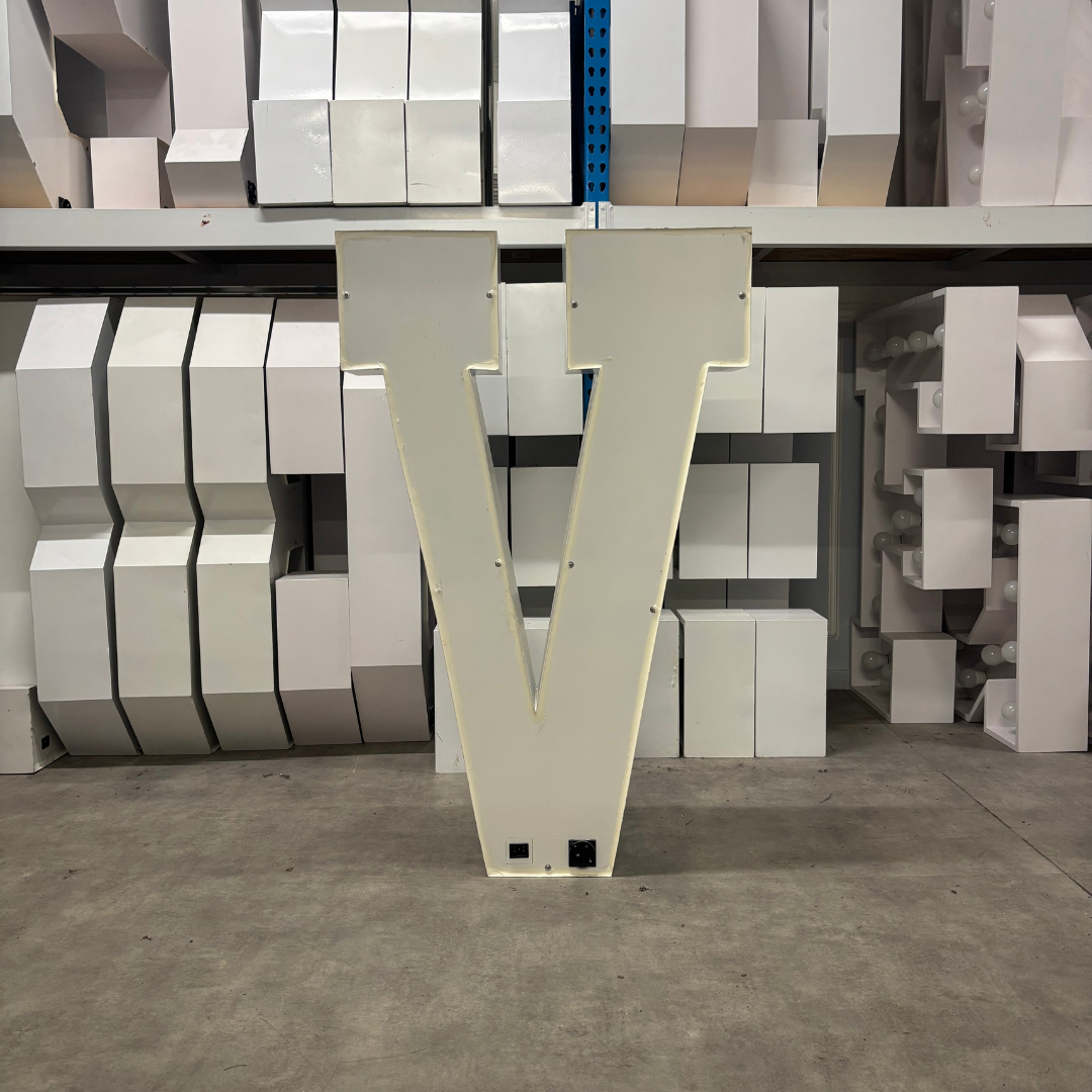 Lettre Géante Lumineuse "V" – Image 2