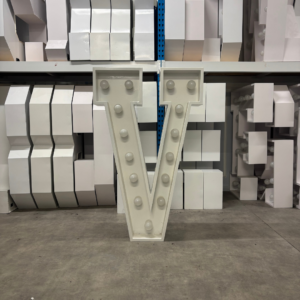 Lettre Géante Lumineuse "V"